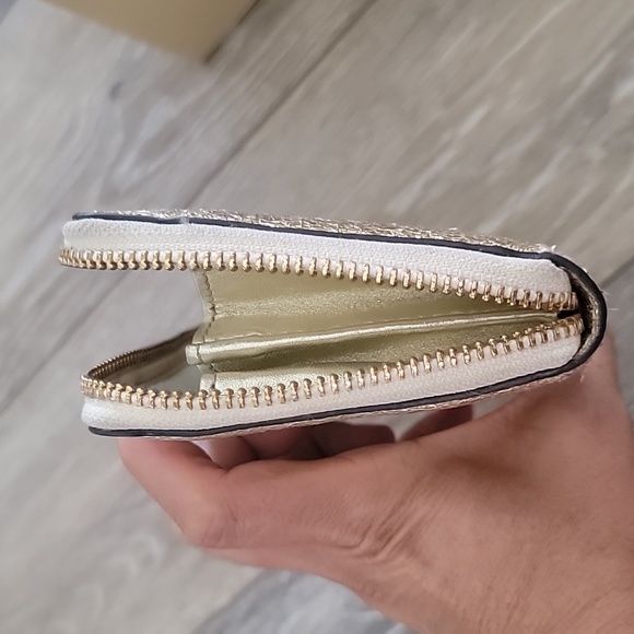 Wallet - Picture 4 of 5